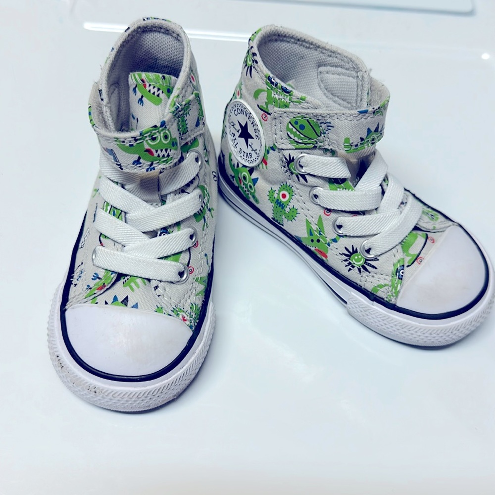 Size 5 toddler converse